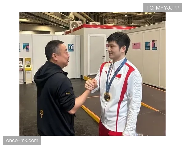 刘国梁居然有这么讲究的家居布置，感觉不像是乒乓教练反倒像富豪圈的入门款了